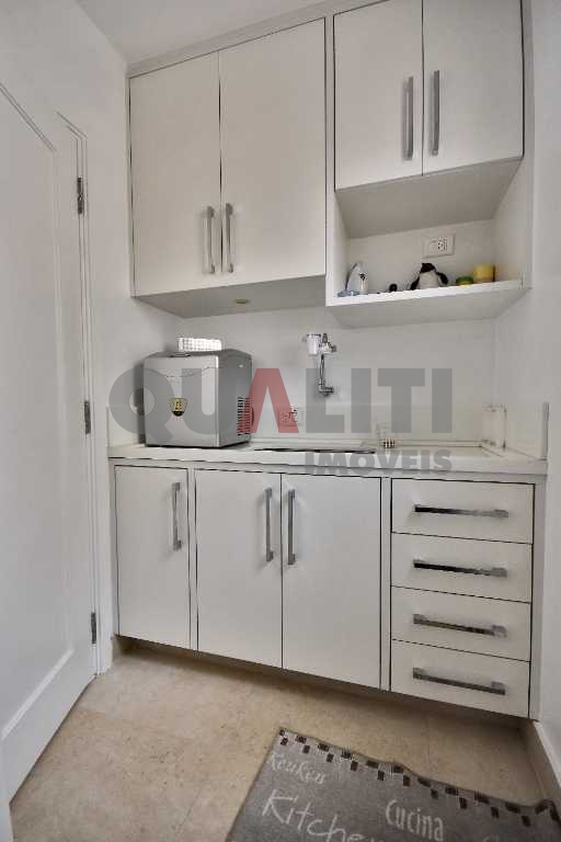 Cobertura duplex Moema para Venda com 3 domitórios, 1 suíte, 2 vagas com piscina na cobertura