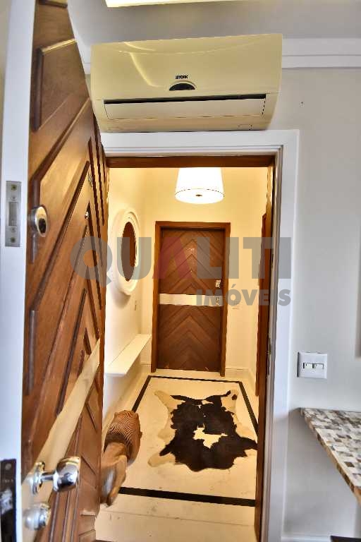 Cobertura duplex Moema para Venda com 3 domitórios, 1 suíte, 2 vagas com piscina na cobertura