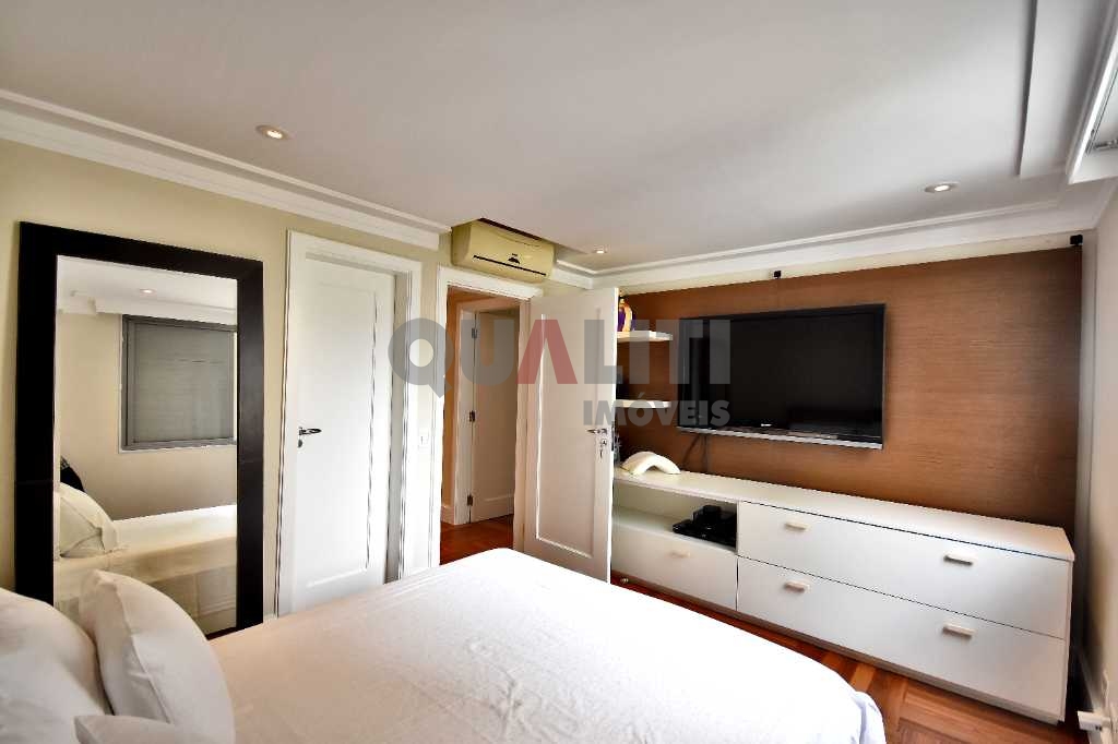 Cobertura duplex Moema para Venda com 3 domitórios, 1 suíte, 2 vagas com piscina na cobertura