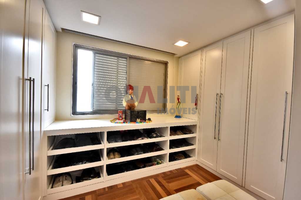 Cobertura duplex Moema para Venda com 3 domitórios, 1 suíte, 2 vagas com piscina na cobertura