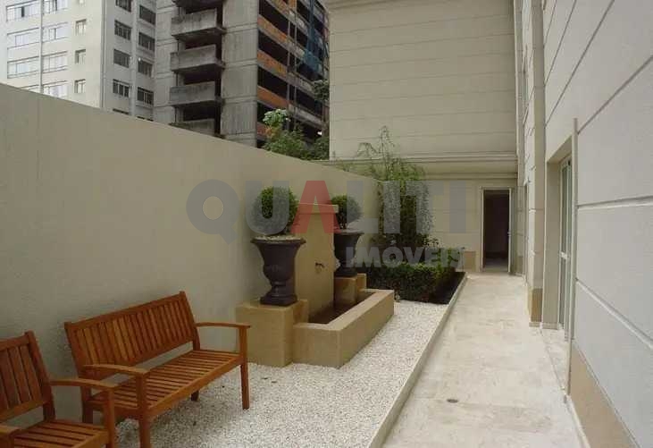 Apartamento à venda com 4 dormitórios e 4 suites nos Jardins em São Paulo