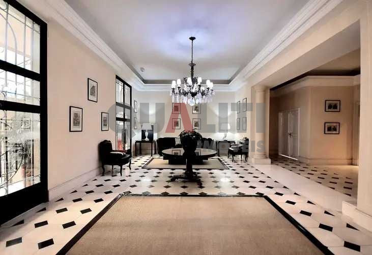 Apartamento à venda com 4 dormitórios e 4 suites nos Jardins em São Paulo