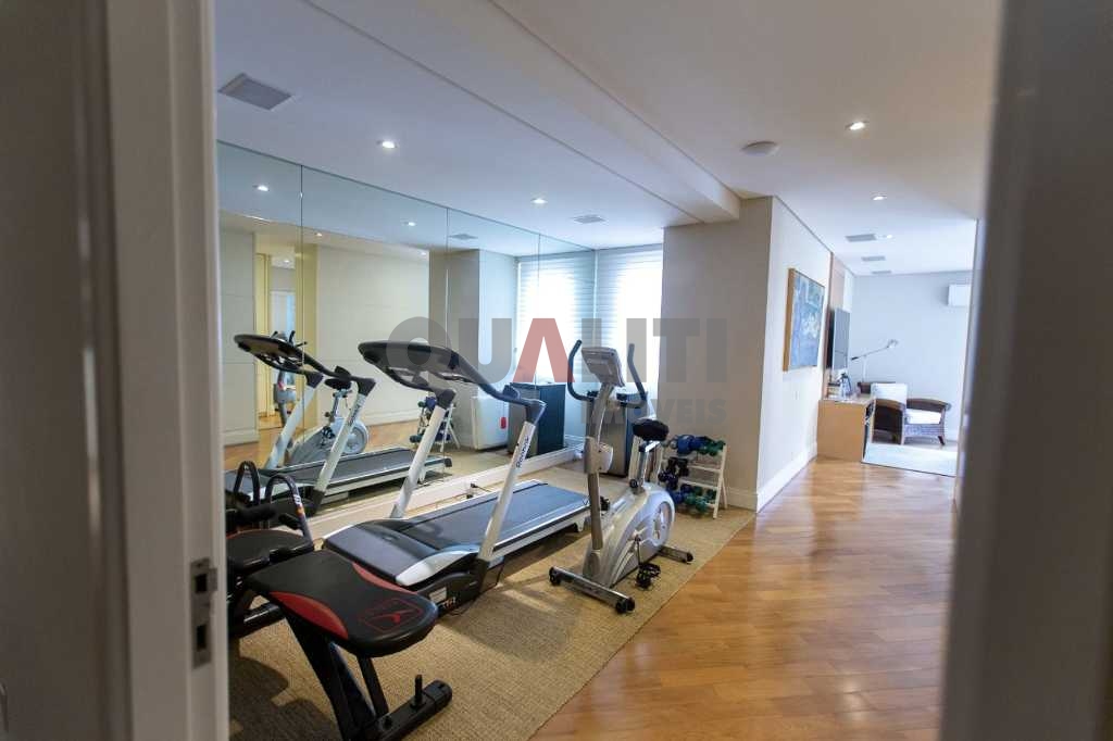Apartamento à venda com 4 dormitórios e 4 suites nos Jardins em São Paulo