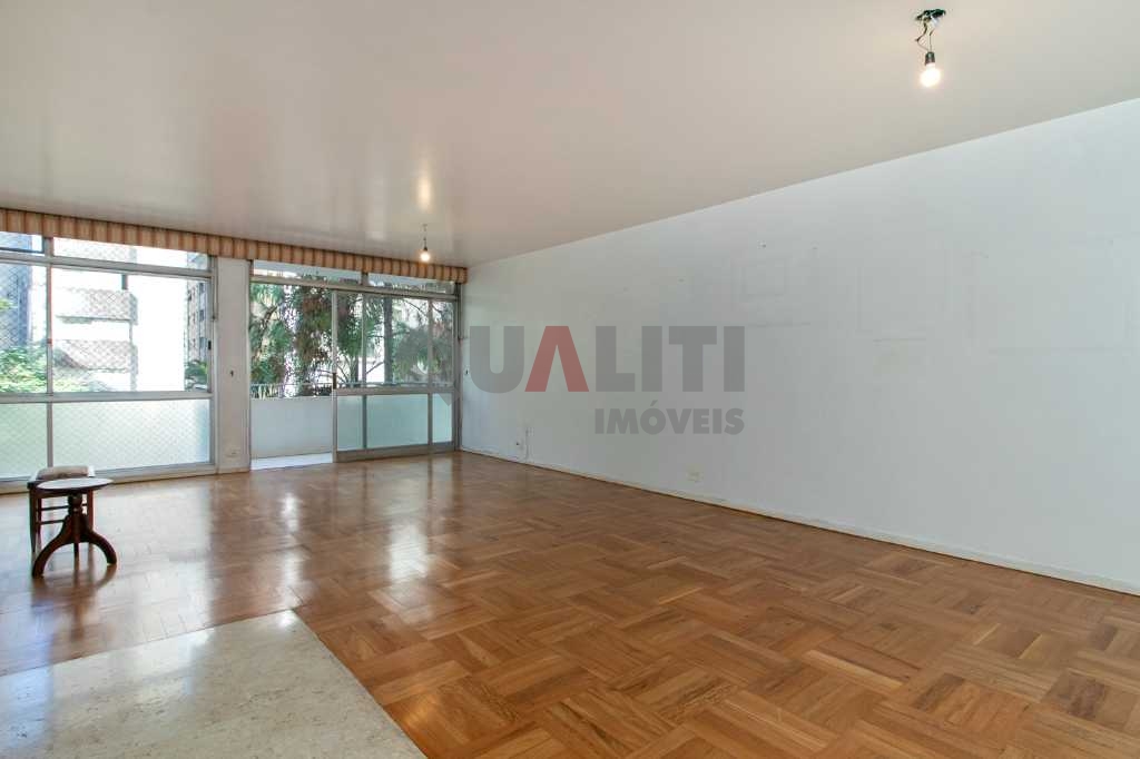 Apartamento à Venda com 3 dormitórios, 1 suíte em HIGIENÓPOLIS.