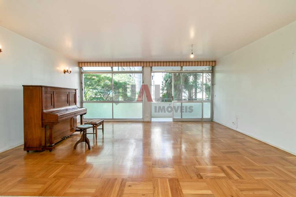 Apartamento à Venda com 3 dormitórios, 1 suíte em HIGIENÓPOLIS.