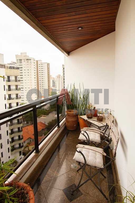 Apartamento á venda na Alameda dos Tupiniquins, 4 dormitórios, 3 suítes