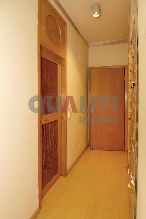 Apartamento á venda na Alameda dos Tupiniquins, 4 dormitórios, 3 suítes