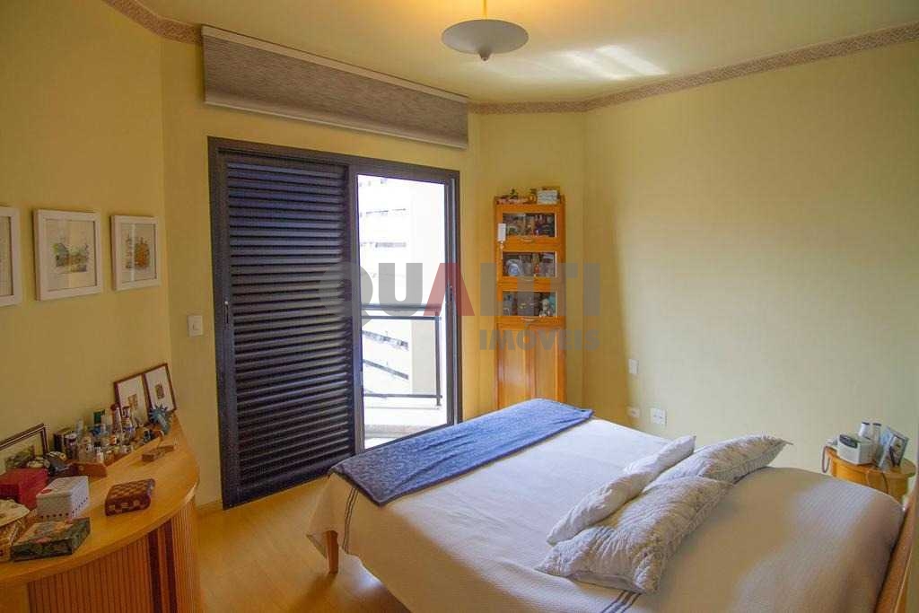 Apartamento á venda na Alameda dos Tupiniquins, 4 dormitórios, 3 suítes
