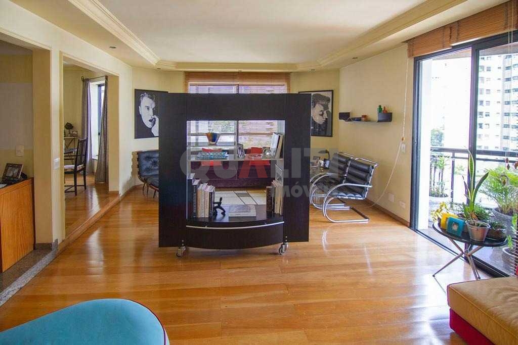 Apartamento á venda na Alameda dos Tupiniquins, 4 dormitórios, 3 suítes