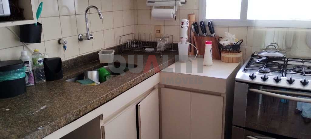 Apartamento à venda no Campo Belo, 3 dormitórios, 1 suíte, 2 vagas, torre única