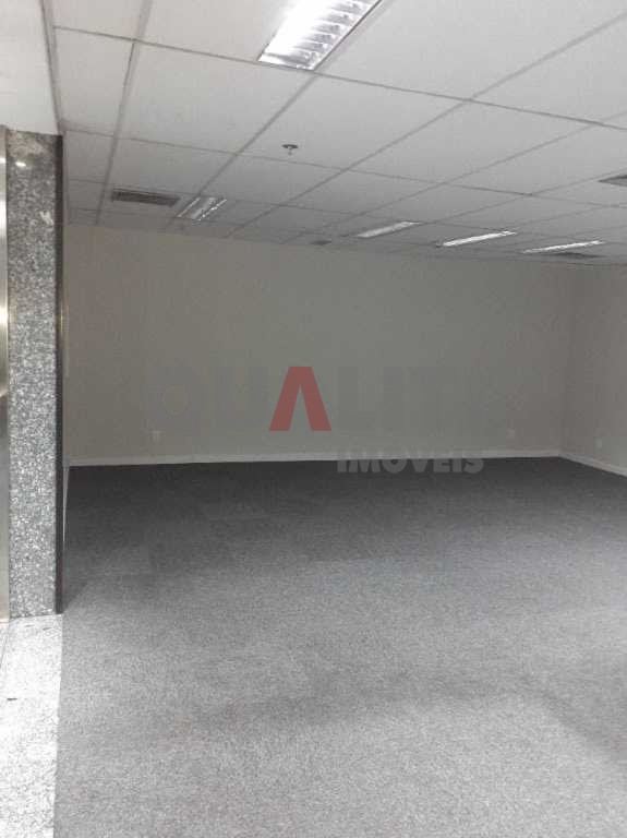 Sala Conjunto Comercial à Venda e ou Locação com 121,52 m², com 4 conjuntos, 4 banheiros e 4 vagas na região Jardim Paulista.