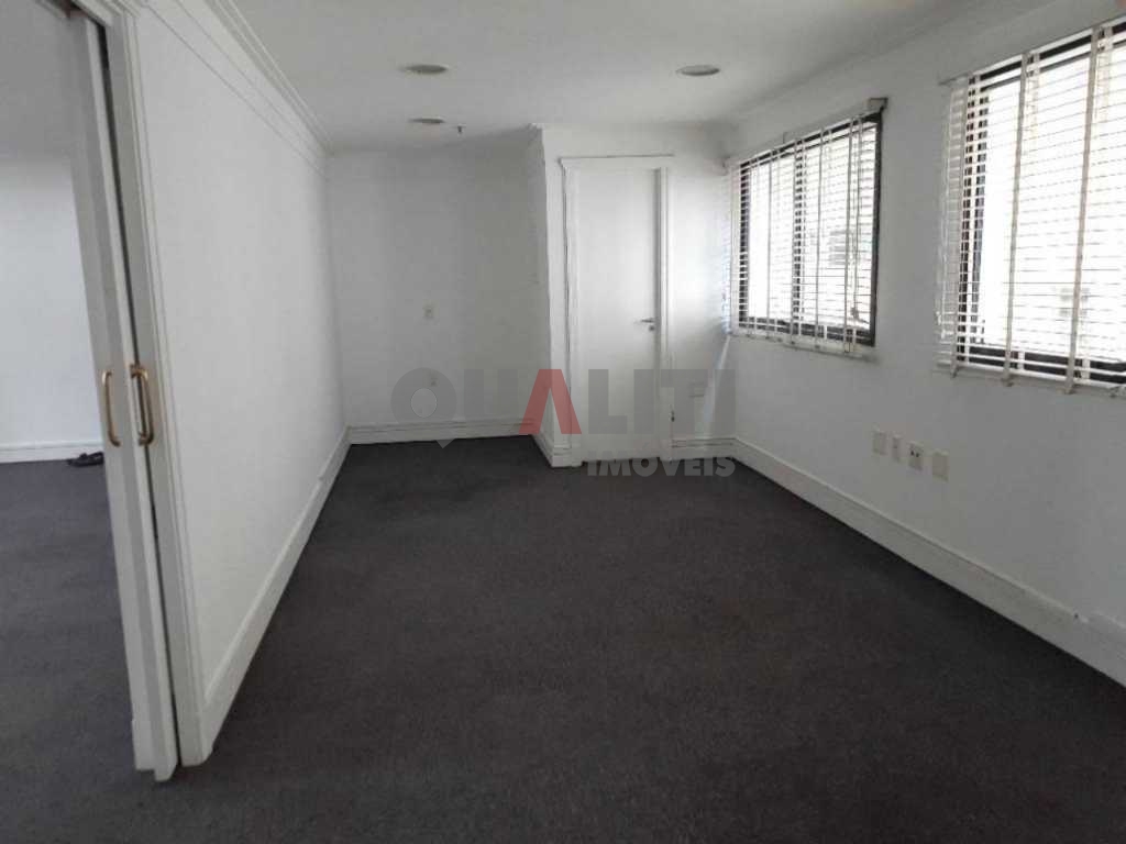 Sala Conjunto Comercial à Venda e ou Locação com 121,52 m², com 4 conjuntos, 4 banheiros e 4 vagas na região Jardim Paulista.