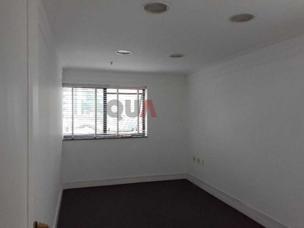 Sala Conjunto Comercial à Venda e ou Locação com 121,52 m², com 4 conjuntos, 4 banheiros e 4 vagas na região Jardim Paulista.