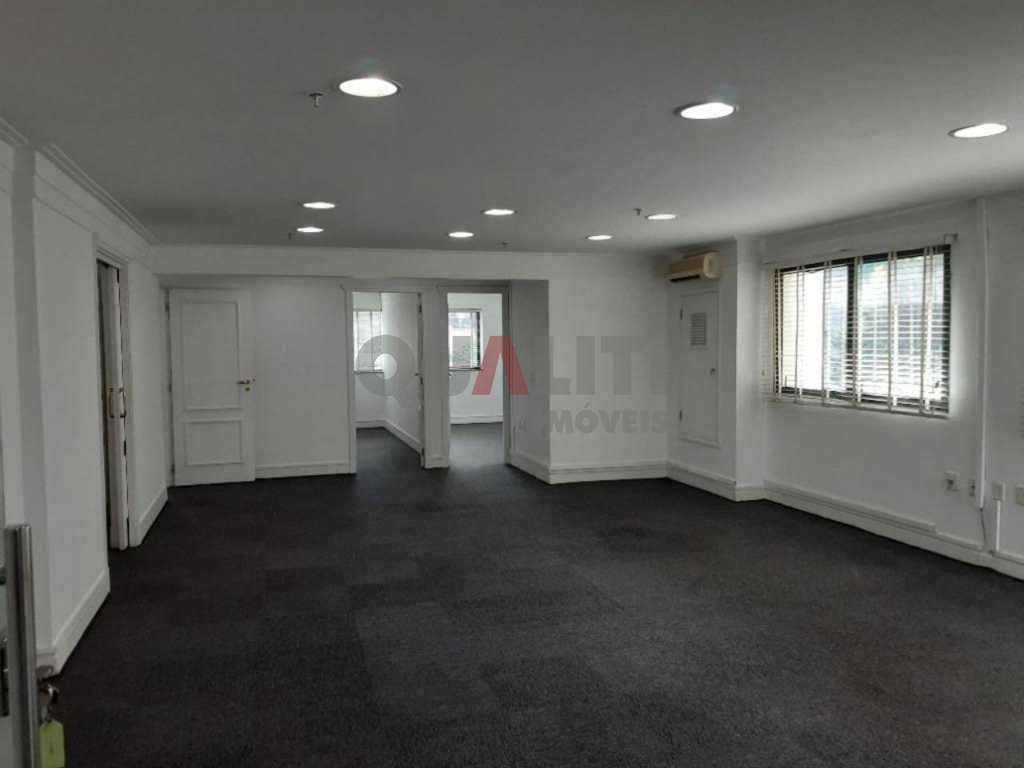 Sala Conjunto Comercial à Venda e ou Locação com 121,52 m², com 4 conjuntos, 4 banheiros e 4 vagas na região Jardim Paulista.