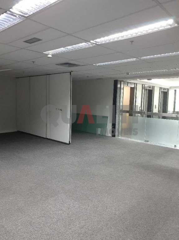 Sala Conjunto Comercial à Venda e ou Locação com 121,52 m², com 4 conjuntos, 4 banheiros e 4 vagas na região Jardim Paulista.