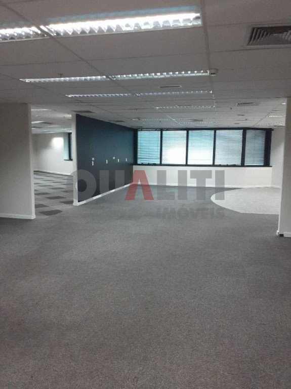 Sala Conjunto Comercial à Venda e ou Locação com 121,52 m², com 4 conjuntos, 4 banheiros e 4 vagas na região Jardim Paulista.
