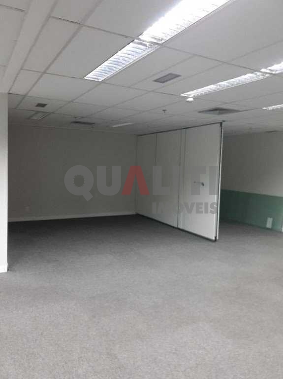 Sala Conjunto Comercial à Venda e ou Locação com 121,52 m², com 4 conjuntos, 4 banheiros e 4 vagas na região Jardim Paulista.