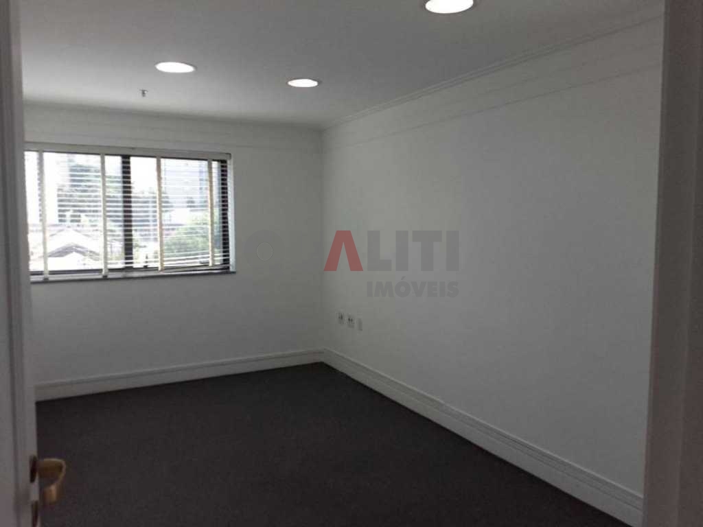 Sala Conjunto Comercial à Venda e ou Locação com 121,52 m², com 4 conjuntos, 4 banheiros e 4 vagas na região Jardim Paulista.