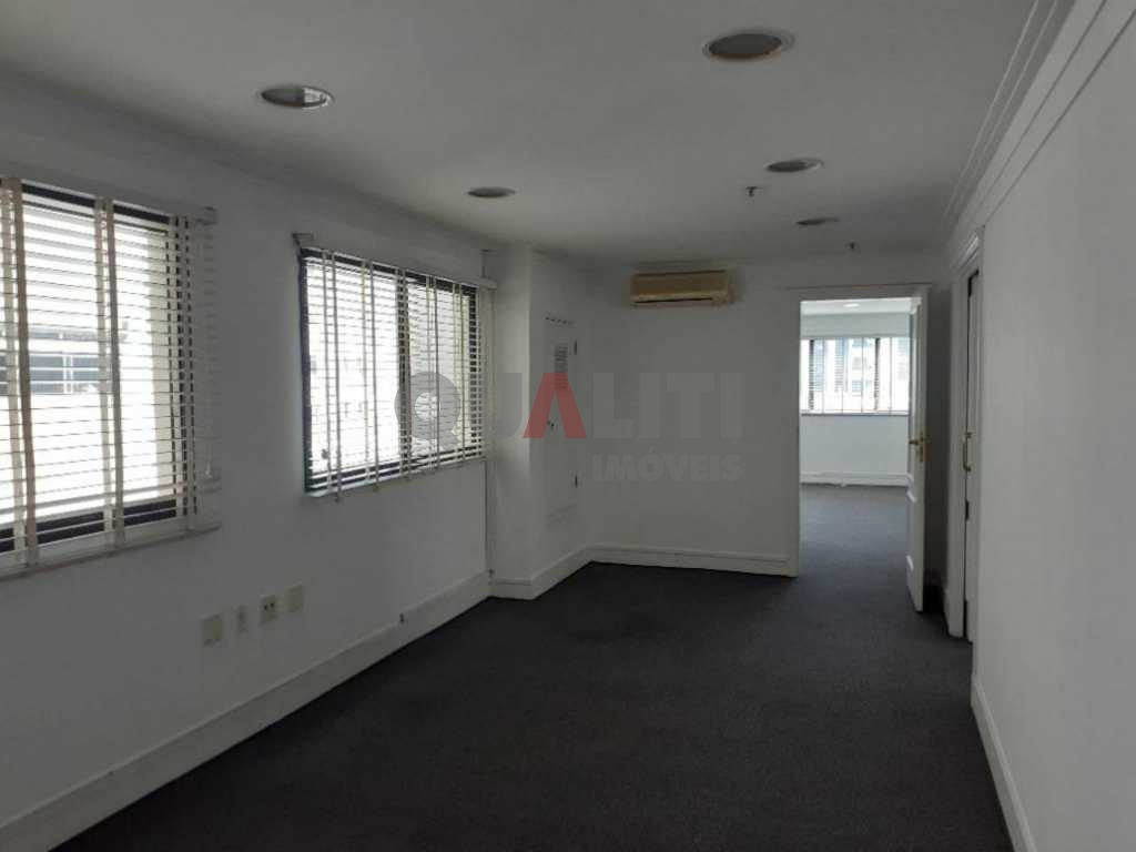 Sala Conjunto Comercial à Venda e ou Locação com 121,52 m², com 4 conjuntos, 4 banheiros e 4 vagas na região Jardim Paulista.