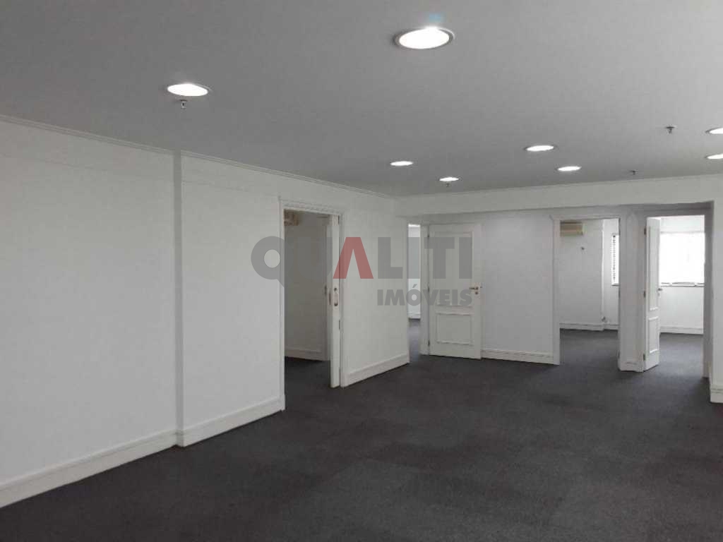 Sala Conjunto Comercial à Venda e ou Locação com 121,52 m², com 4 conjuntos, 4 banheiros e 4 vagas na região Jardim Paulista.