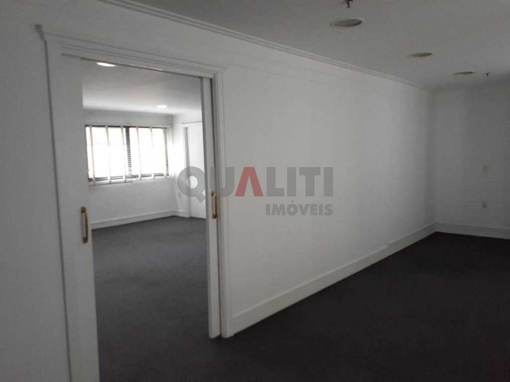 Sala Conjunto Comercial à Venda e ou Locação com 121,52 m², com 4 conjuntos, 4 banheiros e 4 vagas na região Jardim Paulista.