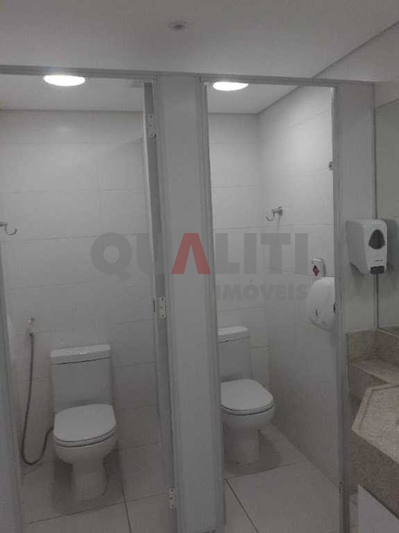 Sala Conjunto Comercial à Venda e ou Locação com 121,52 m², com 4 conjuntos, 4 banheiros e 4 vagas na região Jardim Paulista.