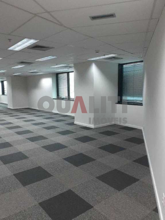 Sala Conjunto Comercial à Venda e ou Locação com 121,52 m², com 4 conjuntos, 4 banheiros e 4 vagas na região Jardim Paulista.