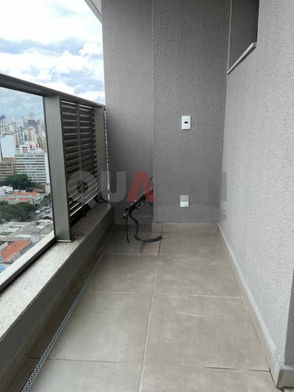 Apartamento à venda em Pinheiros com 49 m², 1 quarto, 1 suíte, living com terraço e 1 vaga