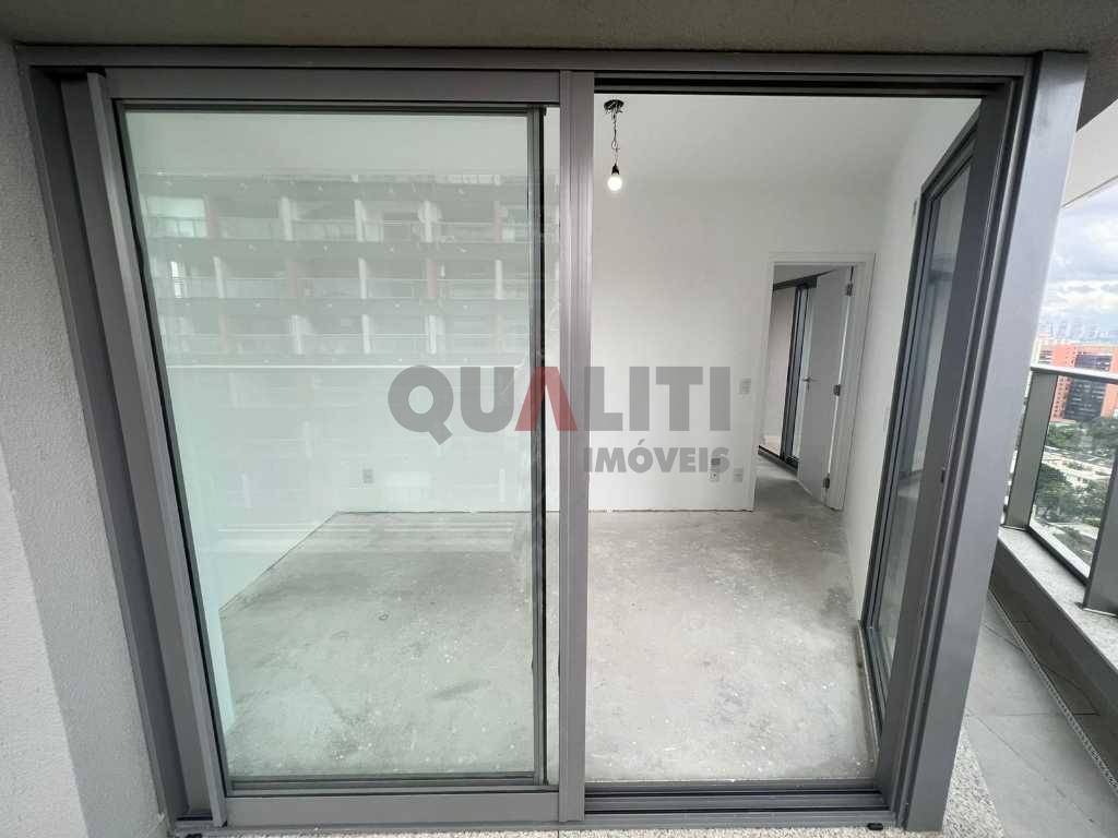 Apartamento à venda em Pinheiros com 49 m², 1 quarto, 1 suíte, living com terraço e 1 vaga