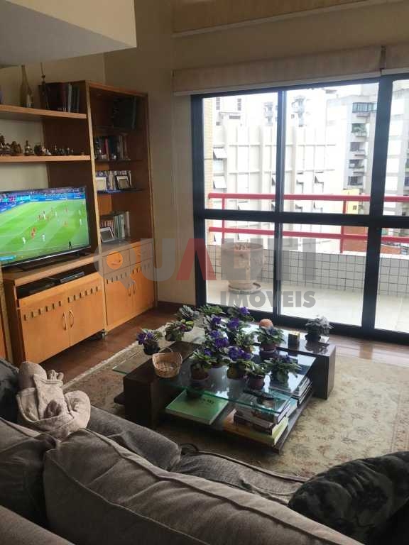Apartamento duplex com 170 m², 4 dormitórios, 4 suítes, e 3 vagas de garagem no Itaim Bibi