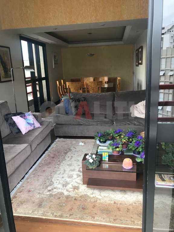 Apartamento duplex com 170 m², 4 dormitórios, 4 suítes, e 3 vagas de garagem no Itaim Bibi