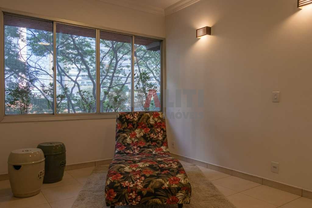 Apartamento à venda no Campo Belo com dois dormitórios