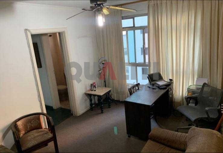 Apartamento à venda com 3 dormitórios, 1 suíte, 2 vagas no bairro Paraíso, um por andar