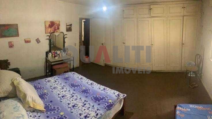 Apartamento à venda com 3 dormitórios, 1 suíte, 2 vagas no bairro Paraíso, um por andar