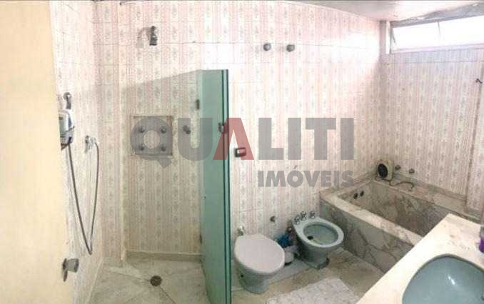 Apartamento à venda com 3 dormitórios, 1 suíte, 2 vagas no bairro Paraíso, um por andar