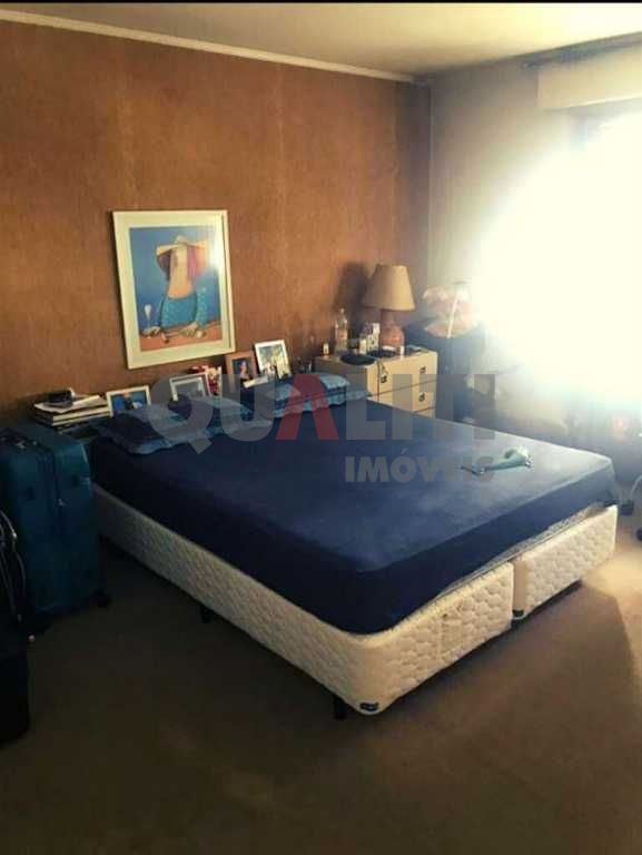 Apartamento à venda com 3 dormitórios, 1 suíte, 2 vagas no bairro Paraíso, um por andar