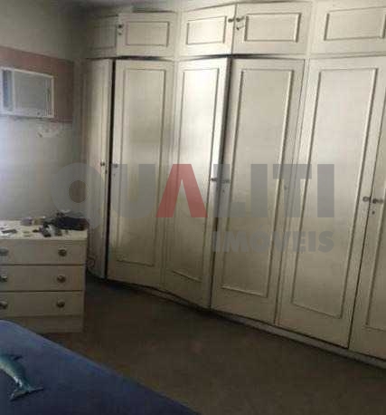 Apartamento à venda com 3 dormitórios, 1 suíte, 2 vagas no bairro Paraíso, um por andar