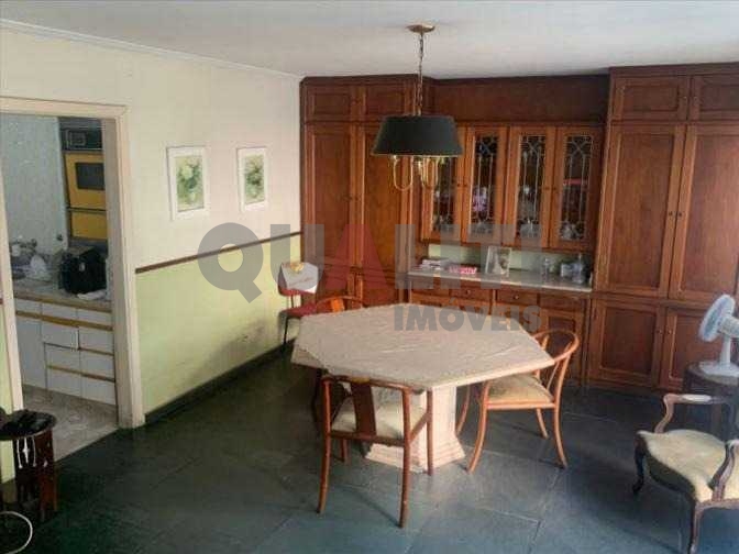 Apartamento à venda com 3 dormitórios, 1 suíte, 2 vagas no bairro Paraíso, um por andar