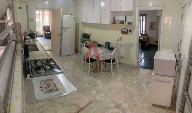 Apartamento à venda com 3 dormitórios, 1 suíte, 2 vagas no bairro Paraíso, um por andar