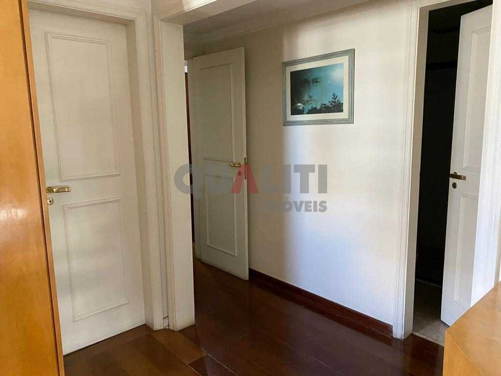 Apartamento alto padrão para venda no Campo Belo, edifício moderno, com 178 m², 3 suítes, andar alto, 4 vagas de garagem e lazer completo, oportunidade!!.