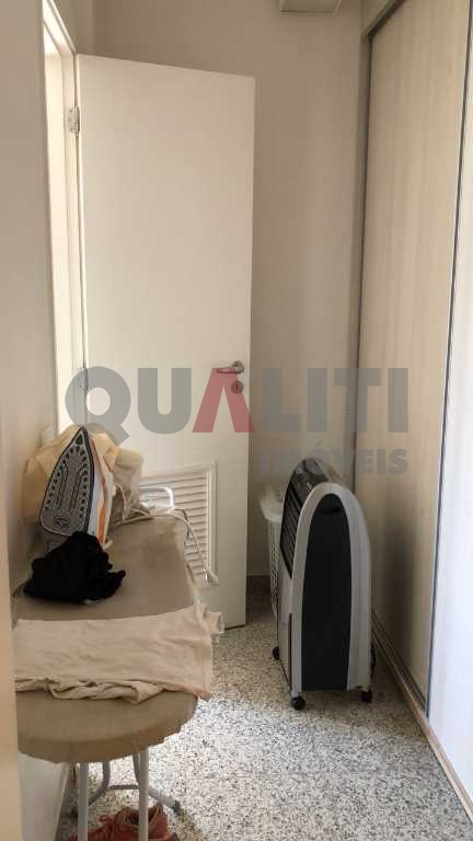 Apartamento para Venda em Moema Pássaros com 163 m², 3 dormitórios, 2 suítes com closet, 2 garagens próximo da Escola Mobile