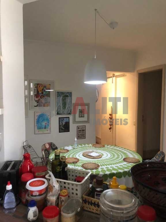 Apartamento à venda no Itaim Bibi, 181 m², com 4 dormitórios, 3 suítes, 3 vagas de garagem.