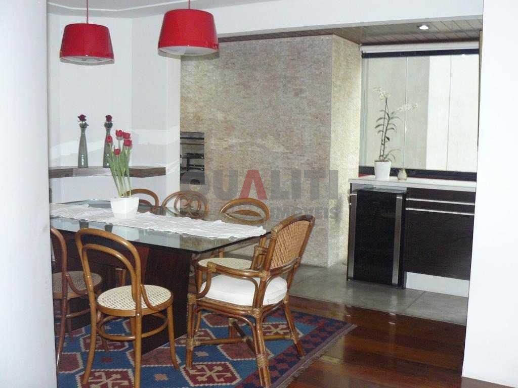 Apartamento à venda no Itaim Bibi, 181 m², com 4 dormitórios, 3 suítes, 3 vagas de garagem.