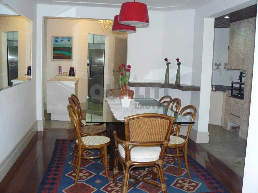 Apartamento à venda no Itaim Bibi, 181 m², com 4 dormitórios, 3 suítes, 3 vagas de garagem.