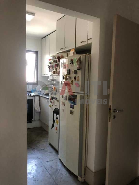 Apartamento à venda no Itaim Bibi, 181 m², com 4 dormitórios, 3 suítes, 3 vagas de garagem.