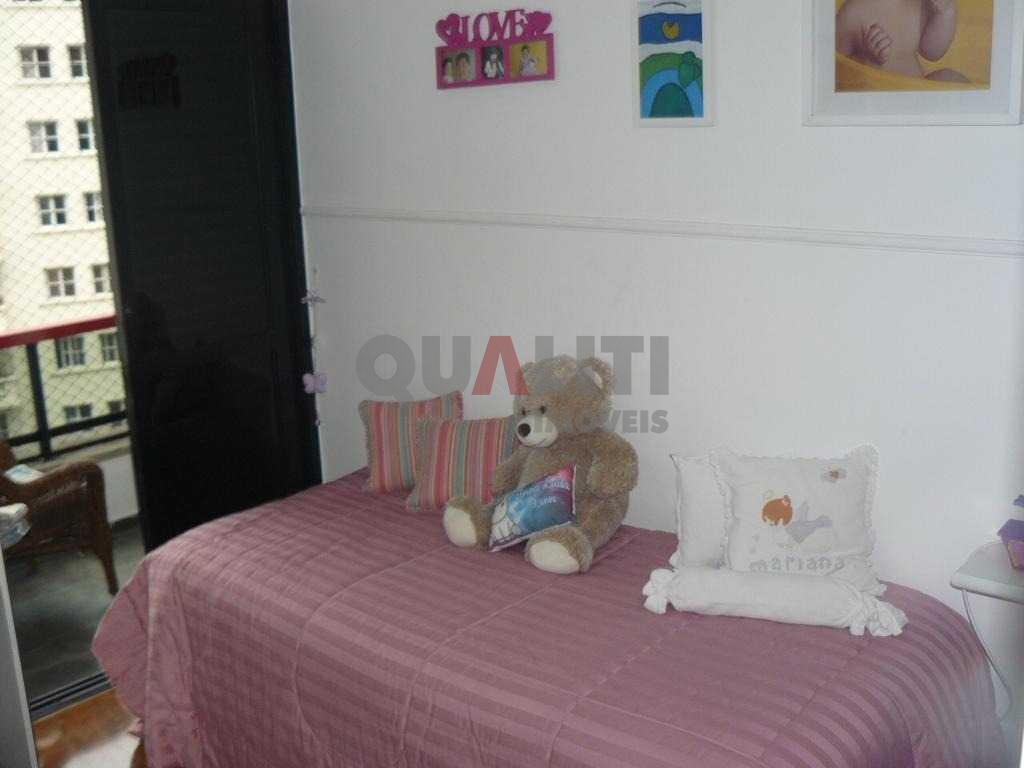 Apartamento à venda no Itaim Bibi, 181 m², com 4 dormitórios, 3 suítes, 3 vagas de garagem.