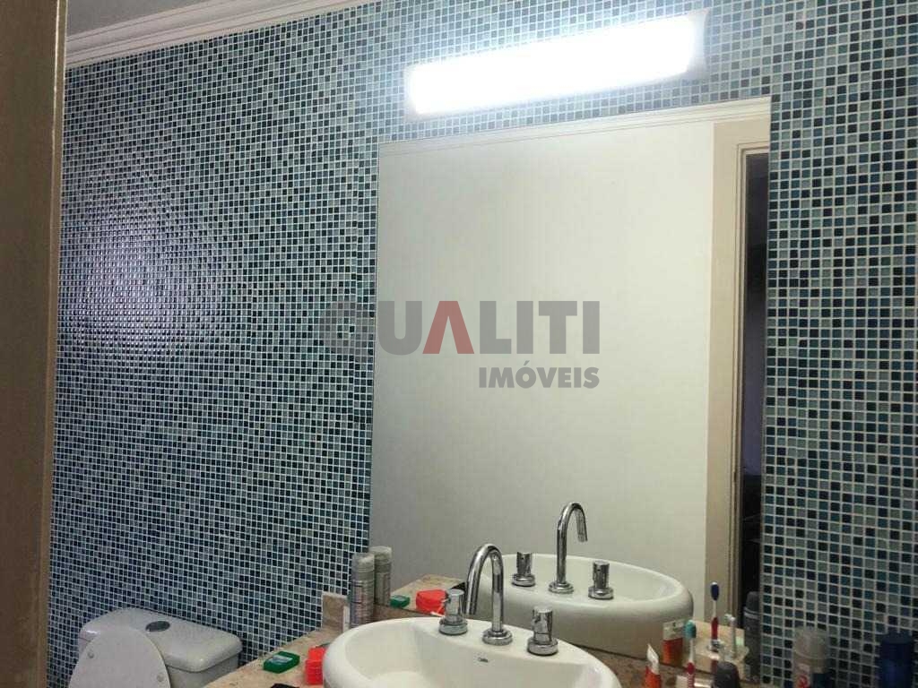 Apartamento à venda no Itaim Bibi, 181 m², com 4 dormitórios, 3 suítes, 3 vagas de garagem.