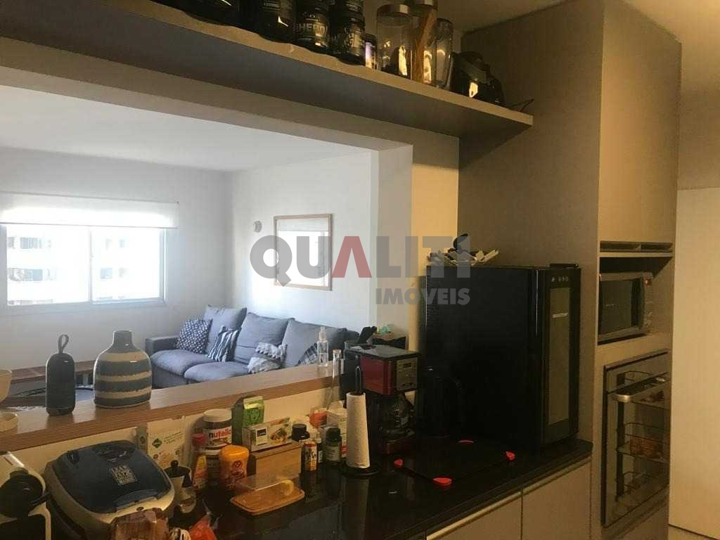Apartamento à venda em Moema com 3 dormitórios e 1 suíte todo reformado