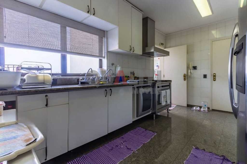 Apartamento com 2 suítes 4 quartos amplo espaço a venda na Vila Mariana
