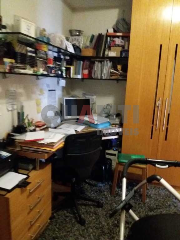 Apartamento à venda em Moema, 4 dormitórios, 3 suítes, 4 vagas demarcadas, depósito